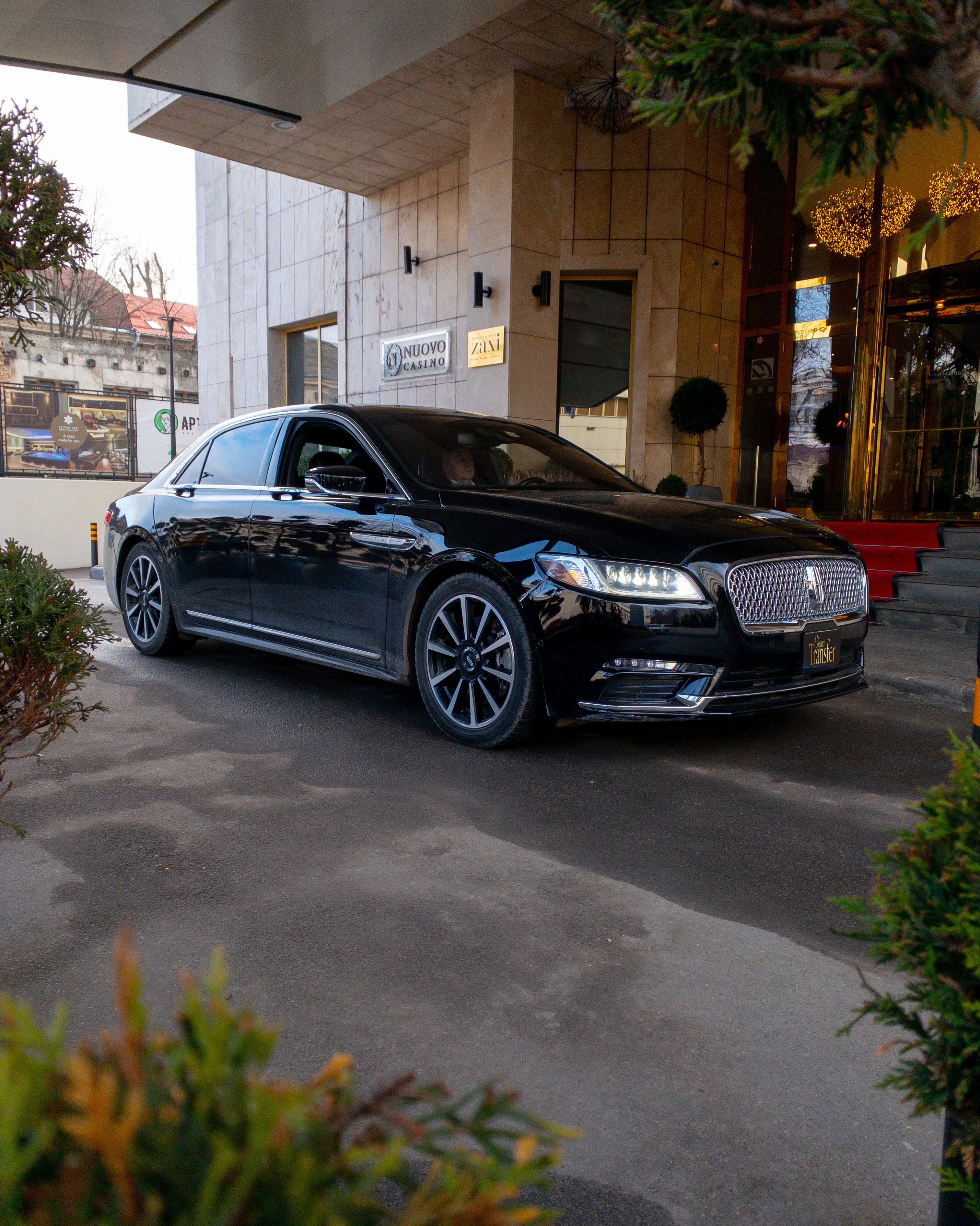 Lincoln Black Interior